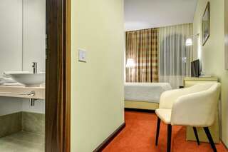 Отель Capitol Hotel Бухарест Стандартный двухместный номер с 1 кроватью-10