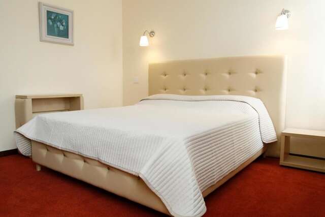 Отель Capitol Hotel Бухарест-24