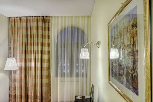Отель Capitol Hotel Бухарест-56