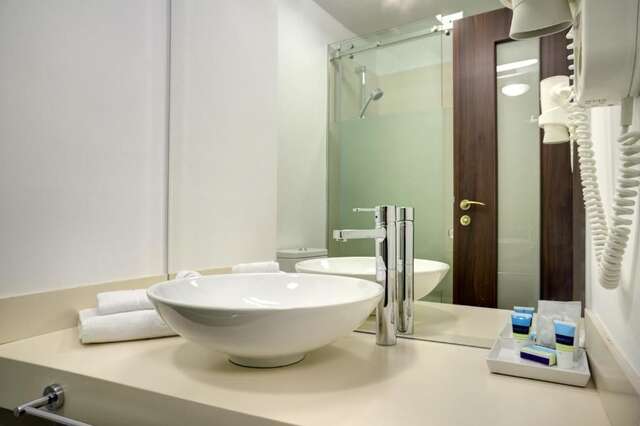 Отель Capitol Hotel Бухарест-67